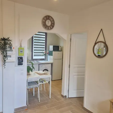 Apartment Magnifique F2-5mn Aeroport D'orly-parking Prive Gratuit Paray-Vieille-Poste